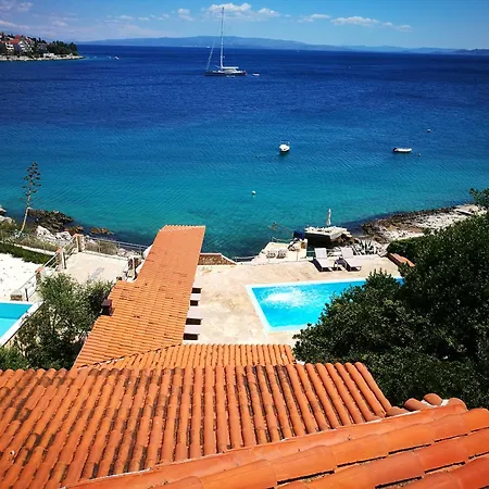 Apartman With Pool And *