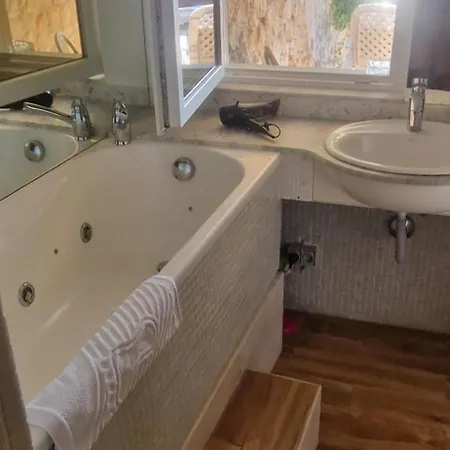 Apartman With Pool And Trogir