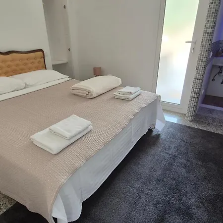 Apartamento Bellavista With Pool And